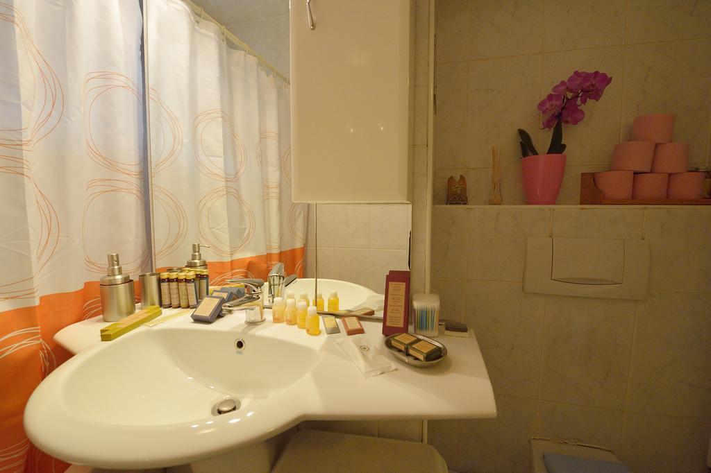Atlas Accommodation Studio Romana de Lux Bucarest Camera foto